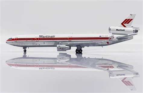 Gedetailleerd model van een Martinair MD-11 vliegtuig.