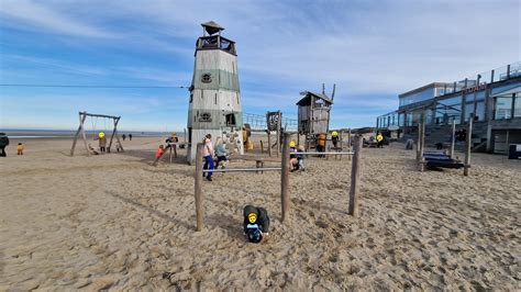 Overzicht van de speeltuin en strandtent De Dam in Vrouwenpolder