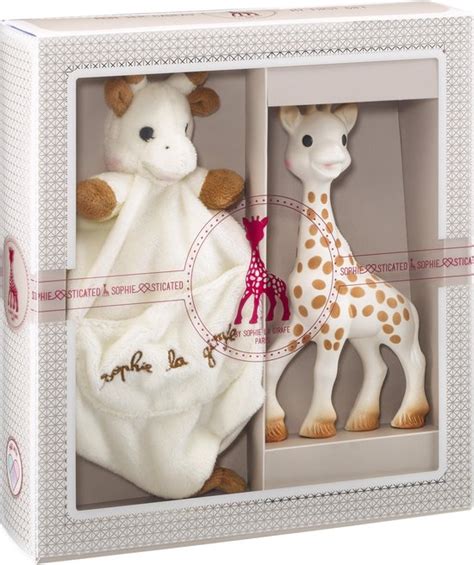 Overzicht van verschillende Sophie de Giraf producten, zoals bijtringen, knuffels en badspeelgoed.
