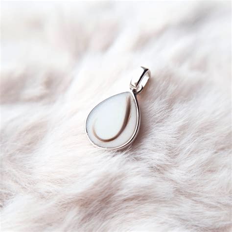 inhoud van de DIY moedermelk druppel hanger kit