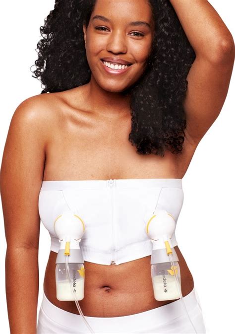 Vrouw die comfortabel handsfree kolft met de Medela Easy Expression Bustier