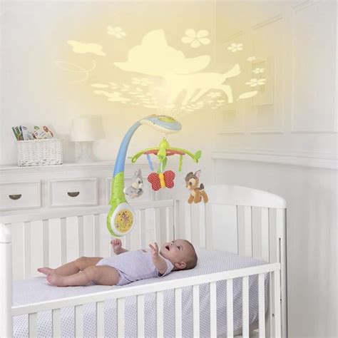 Afbeelding van de Chicco Magic Star muziekmobiel met zichtbare projector.