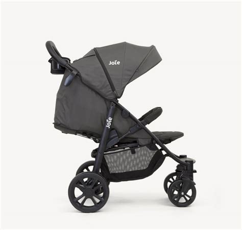 Illustratie van de Joie Litetrax 4 kinderwagen in gebruik