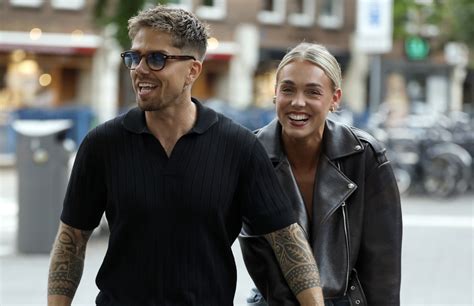 Foto van André Hazes en zijn vriendin Noa Braaf