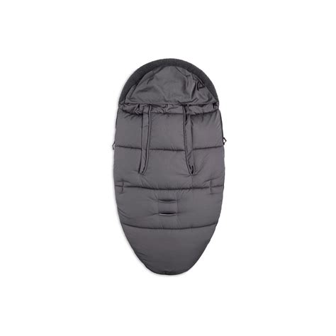 Jollein voetenzak in grijs, gefotografeerd in een buggy