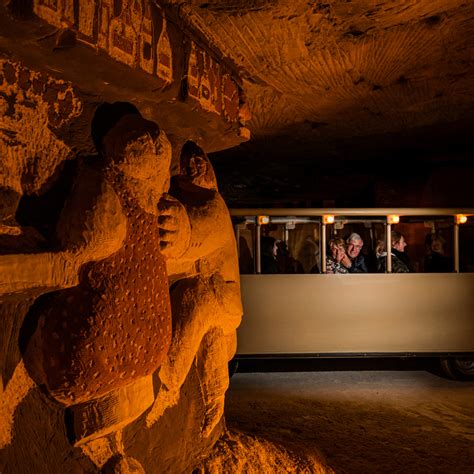 Interieur van de mergelgrotten in Sprookjesbos Valkenburg
