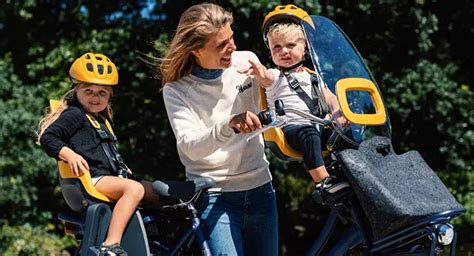 Productieproces van Yepp kinderzitjes met focus op duurzaamheid en recyclebare materialen.