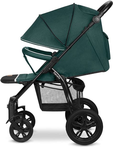 Gedetailleerde foto van de Lionelo Annet Tour kinderwagen in turquoise, met focus op de wielen en kap.