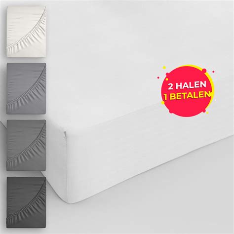 Illustratie van verschillende hoeslakens voor Maxi-Cosi reiswiegen in verschillende kleuren en patronen.