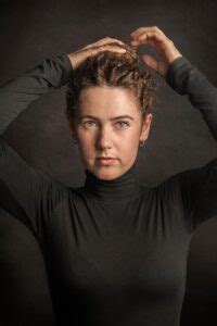 Poster van de film Overtijd met de regisseur Tessa Louise Pope