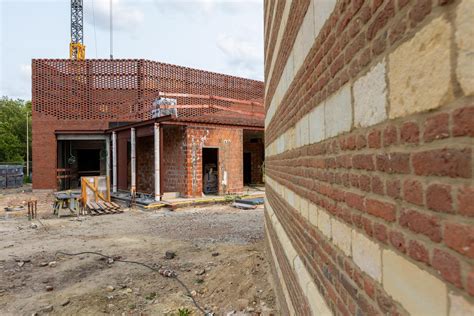 Infographic die de voordelen van optimale luchttoevoer en het vlindervormige schildje van de Difrax fopspeen toont