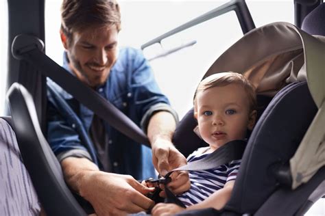 Overzicht van verschillende Storchenmühle autostoeltjes met focus op Isofix-bevestiging en verstelbare hoofdsteunen.