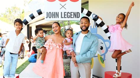 John Legend met Chrissy Teigen en kinderen