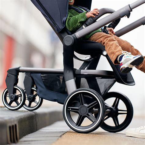 Joolz Aer+ buggy in gebruik tijdens een stedentrip