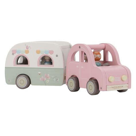 Een houten auto van Little Dutch in zachte kleuren, geschikt voor baby's.