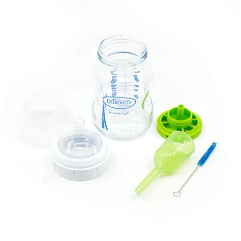 Illustratie van een babyfles, speen en andere onderdelen die uit elkaar gehaald worden voor reiniging.