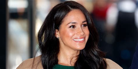 Illustratie van de baby bump van Meghan Markle