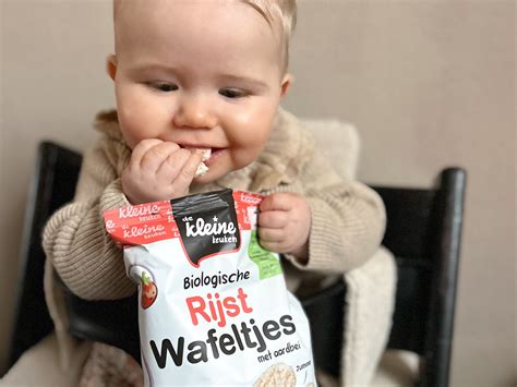 Afbeelding van gezonde plantaardige crackers voor peuters.