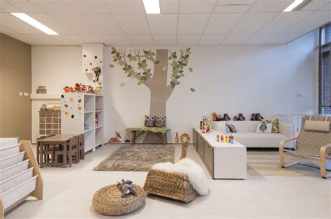 Foto van een lichte en ruime groepsruimte in Kinderdagverblijf Het Kuikennest met speelgoed.