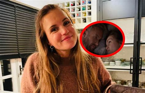 Foto van Marly van der Velden met haar pasgeboren baby