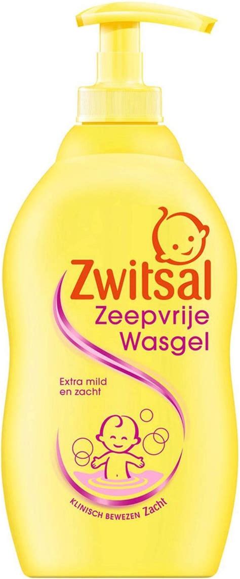 Verpakking van Zwitsal Wasgel Pomp met focus op de milde formule en ingrediënten zoals calendula.