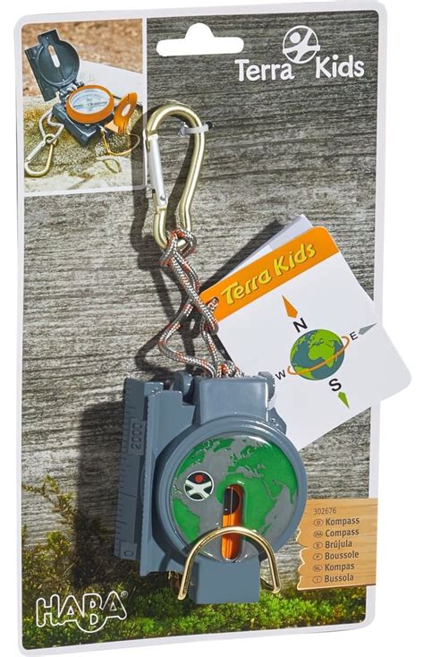 Collage van HABA Terra Kids producten: microscoop, kompas, bouwmateriaal voor buiten.