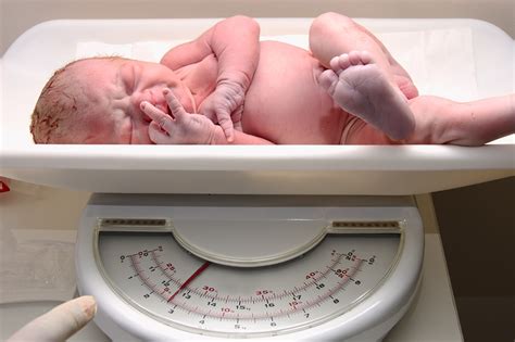 Baby op de weegschaal