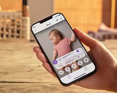Screenshot van de Philips Avent Baby Monitor+ app met Full HD beeld van een baby