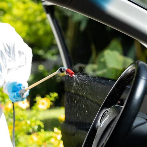 Infographic die de stappen voor reiniging en sterilisatie van de Medela afkolfset illustreert.