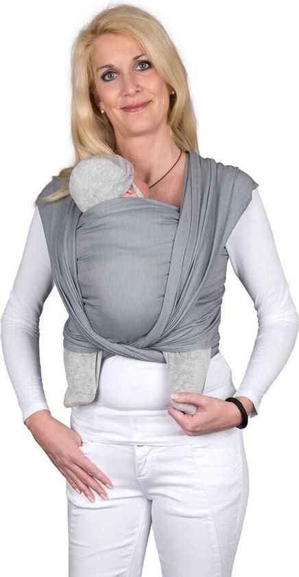 Fotomontage van de Hoppediz Hamburg draagdoek in de kleuren flieder/lilac, forest, graphite en stone.