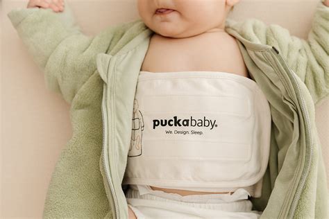 Detailfoto van de Puckababy Piep slaapzak met focus op de buikband en rits.