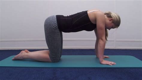 Illustratie van bekkenkanteling oefening