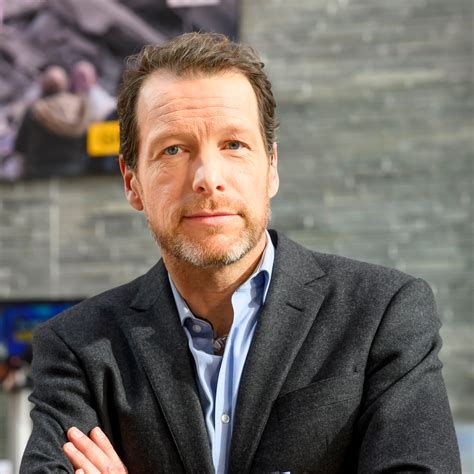 Detailfoto van de bevestigingspunten en de verstelbare capuchon van de voetenzak