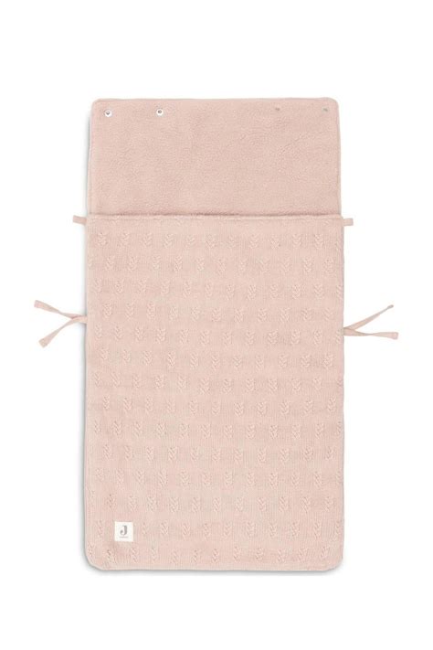 Collage van verschillende Jollein voetenzakken, waaronder de Waffle Grey en Basic Knit Wild Rose, om de diversiteit in stijl te tonen.