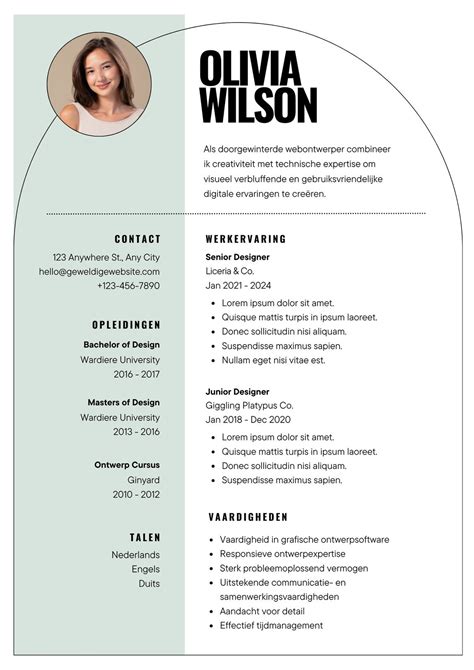 Foto van een professioneel gereinigde auto-interieur