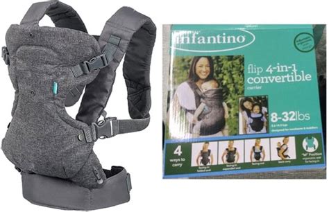 Detailfoto van de gewatteerde schouderbanden en heupgordel van de Infantino draagzak.