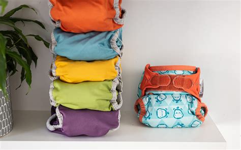 Overzicht van verschillende bundels en pakketten met wasbare luiers.