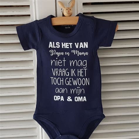 Voorbeeld van een rompertje met een zwangerschapsaankondigingstekst