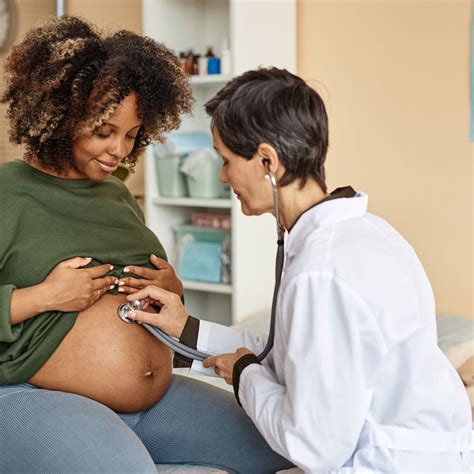 Infographic met signalen wanneer de verloskundige gebeld moet worden.