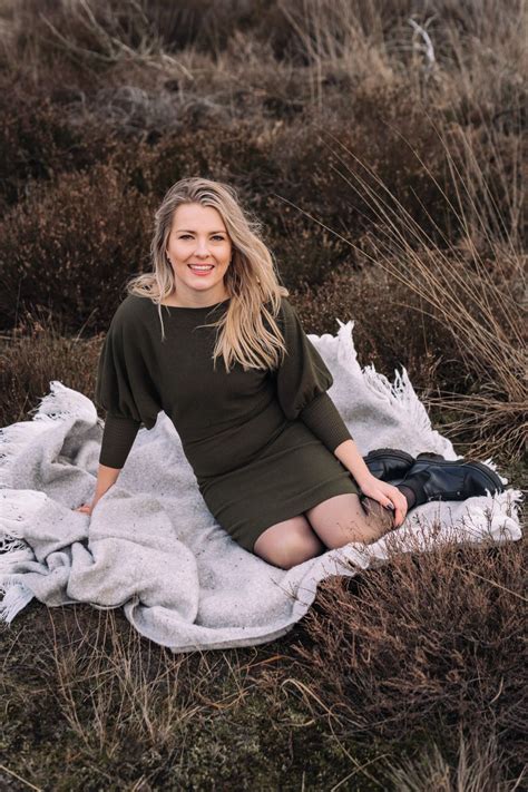 Foto van Julia, docent, coach, homeopaat & doula.