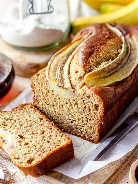 Gedetailleerde foto van het bananenbrood beslag in een kom