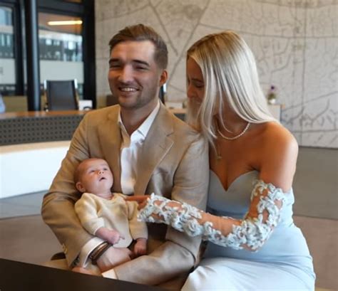 foto van Lynn, Gio en baby Mexx in het ziekenhuis