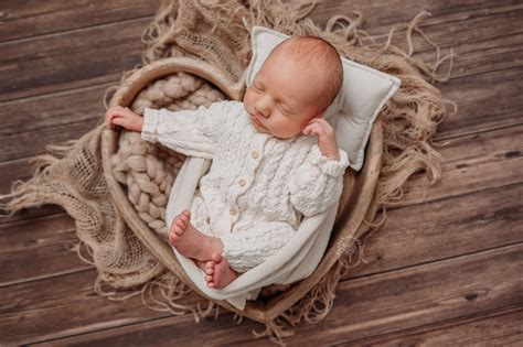 fotograaf Charlotte tijdens een newborn shoot