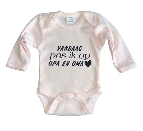 baby romper met tekst 
