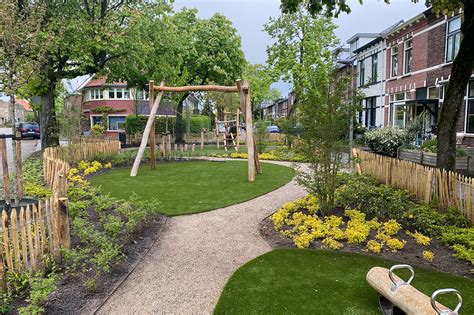 Een overzicht van verschillende speeltuinen en speelparken in en rond Alkmaar.