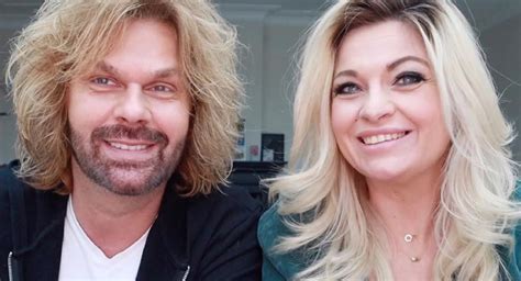 Bobbi Eden met haar partner Marq Laurenz en pasgeboren zoontje