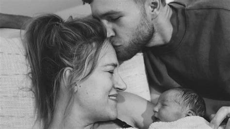 Michelle en Roy met hun pasgeboren zoontje Mave