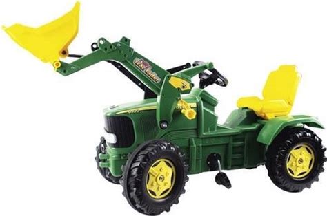 Gedetailleerde foto van de RollyKid John Deere traptractor, met de motorkap open om de motor te tonen.