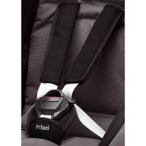 Illustratie van de Maxi-Cosi Priori gordelhoezen en slotje.