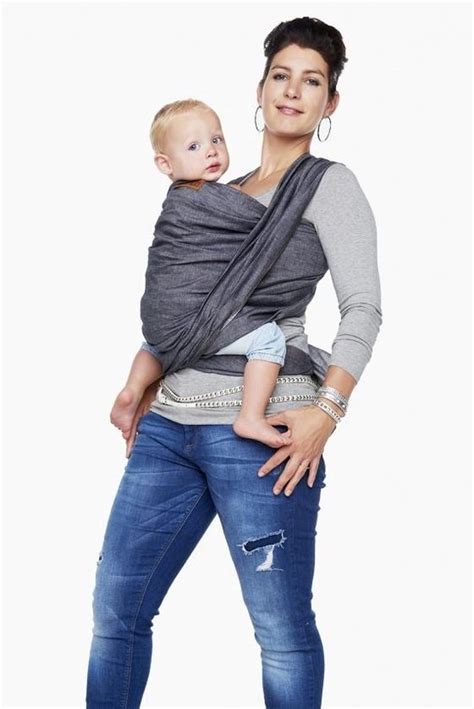 Foto van de ByKay Denim draagdoek, met nadruk op de textuur en uitstraling.